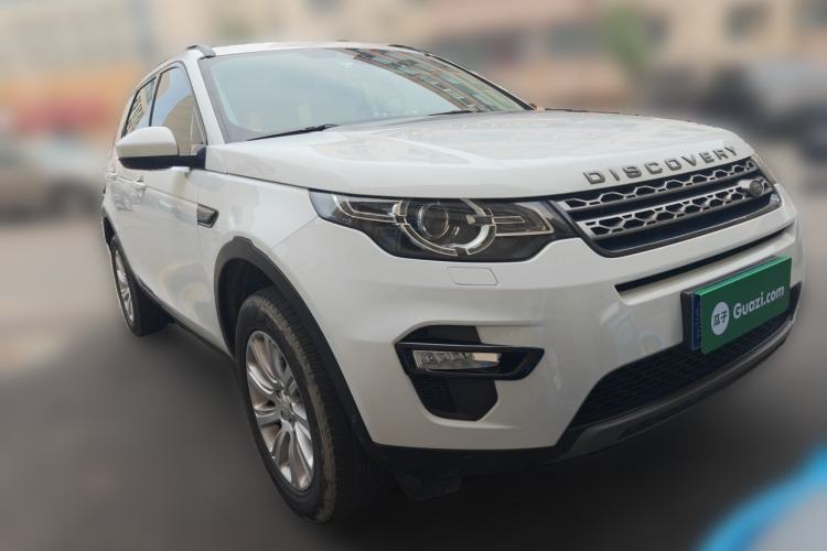 Used Land Rover Discovery Sport 2018 240 PS SE Version Front Right 45 Deg