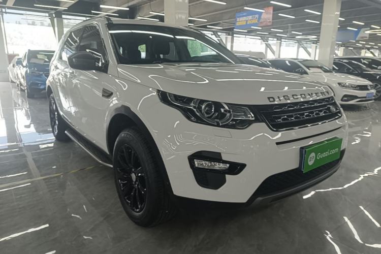 Used Land Rover Discovery Sport 2018 240 PS SE Version Front Right 45 Deg