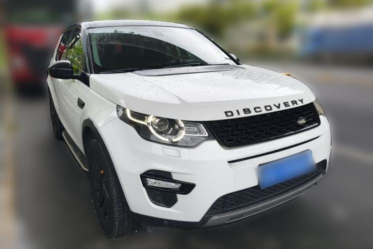 Used Land Rover Discovery Sport 2018 240 PS SE Version Front Right 45 Deg