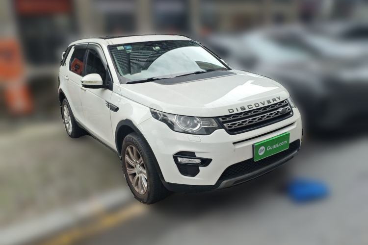 Used Land Rover Discovery Sport 2018 240 PS SE Version Front Right 45 Deg