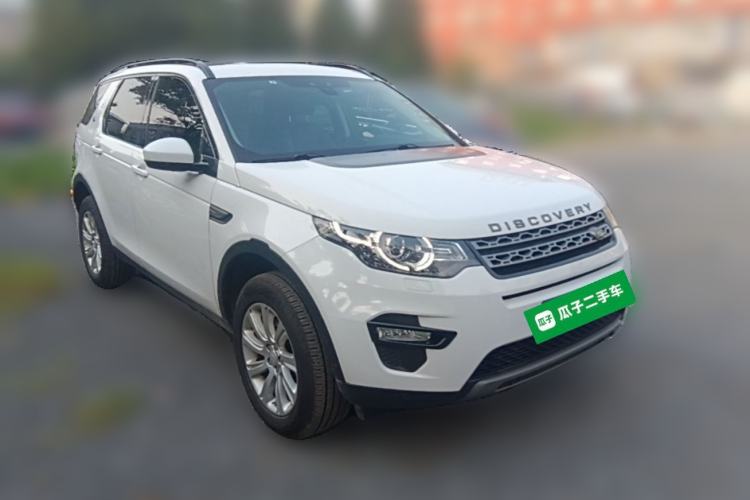 Used Land Rover Discovery Sport 2018 240 PS SE Version Front Right 45 Deg
