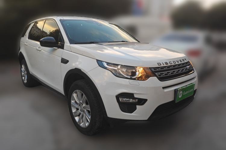 Used Land Rover Discovery Sport 2018 200 PS PURE Edition Front Right 45 Deg