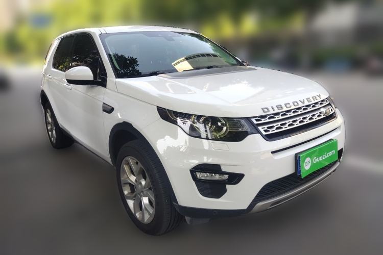 Used Land Rover Discovery Sport 2018 240 PS HSE Version Front Right 45 Deg