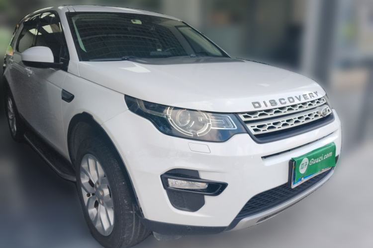 Used Land Rover Discovery Sport 2018 240 PS HSE Version Front Right 45 Deg