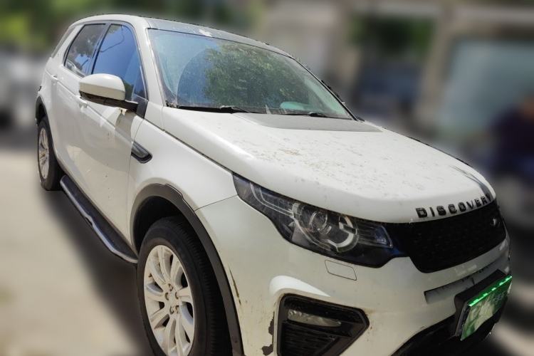 Used Land Rover Discovery Sport 2018 240 PS SE Version Front Right 45 Deg