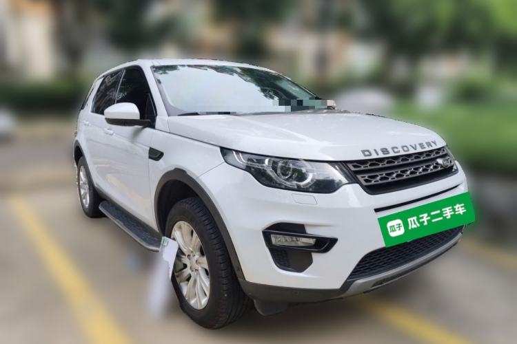 Used Land Rover Discovery Sport 2018 240 PS SE Version Front Right 45 Deg
