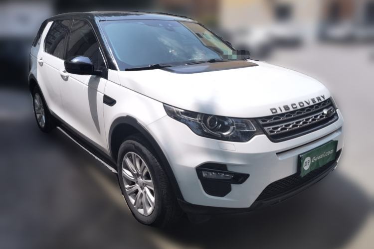 Used Land Rover Discovery Sport 2018 240 PS PURE Edition Front Right 45 Deg