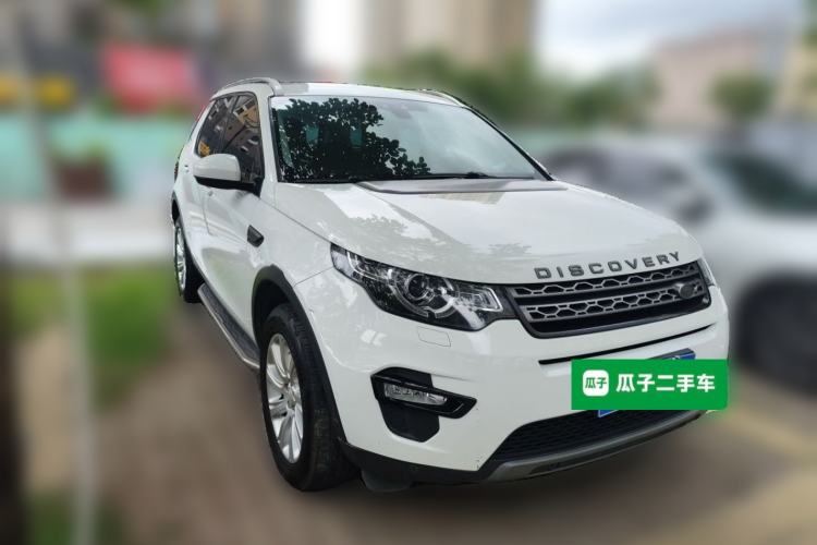 Used Land Rover Discovery Sport 2018 240 PS SE Version Front Right 45 Deg