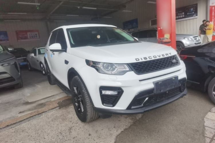 Used Land Rover Discovery Sport 2018 240 PS SE Version Front Right 45 Deg