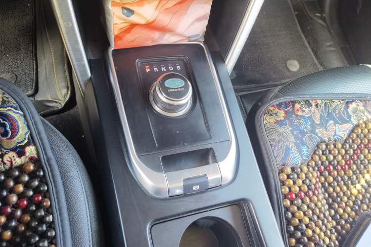 Used Land Rover Discovery Sport 2018 240 PS SE Version Gear Lever