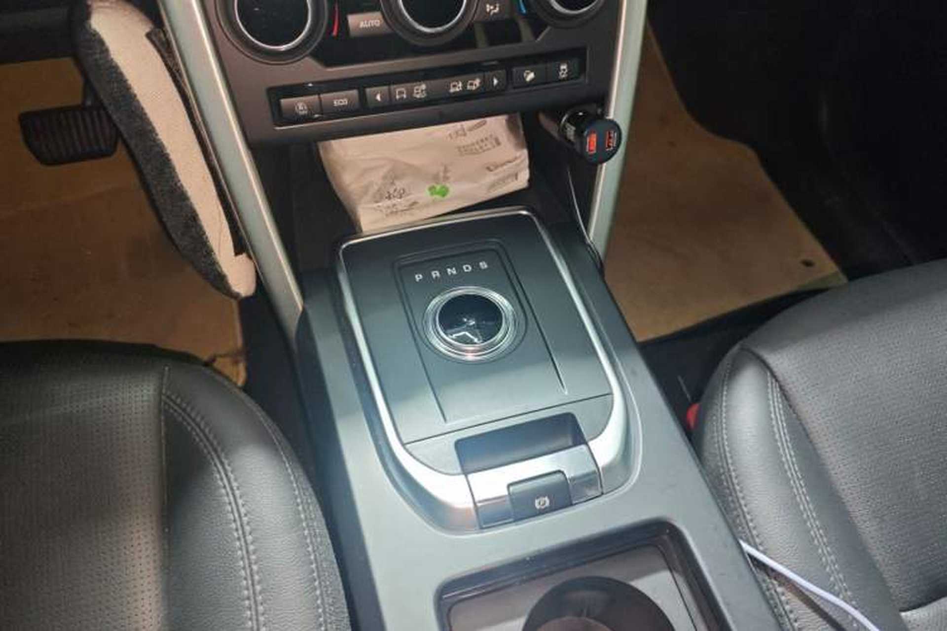 Used Land Rover Discovery Sport 2018 240 PS SE Version Gear Lever