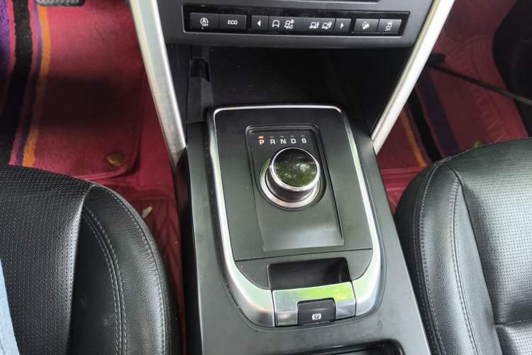 Used Land Rover Discovery Sport 2018 240 PS SE Version Gear Lever