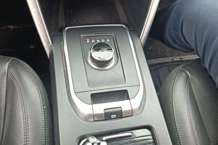 Used Land Rover Discovery Sport 2018 240 PS HSE Version Gear Lever