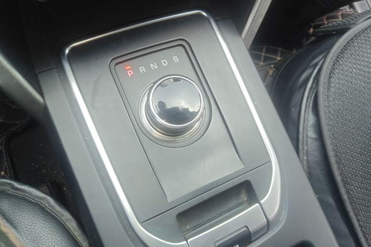 Used Land Rover Discovery Sport 2018 240 PS HSE Version Gear Lever