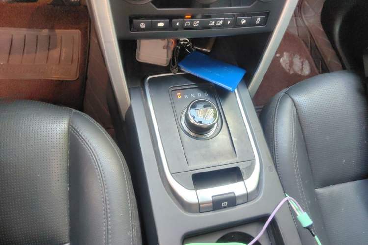 Used Land Rover Discovery Sport 2018 240 PS SE Version Gear Lever