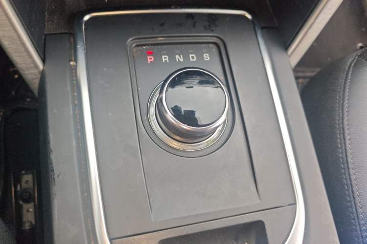 Used Land Rover Discovery Sport 2018 240 PS HSE Version Gear Lever
