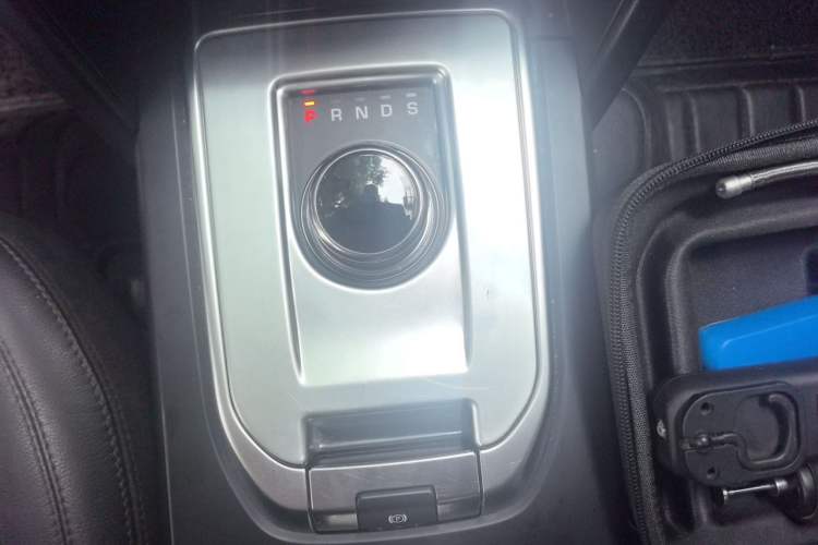 Used Land Rover Discovery Sport 2018 200 PS PURE Edition Gear Lever