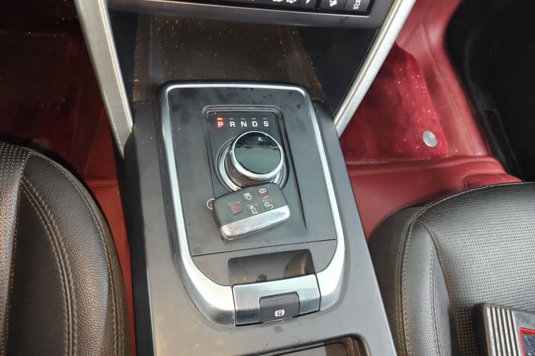 Used Land Rover Discovery Sport 2018 240 PS SE Version Gear Lever