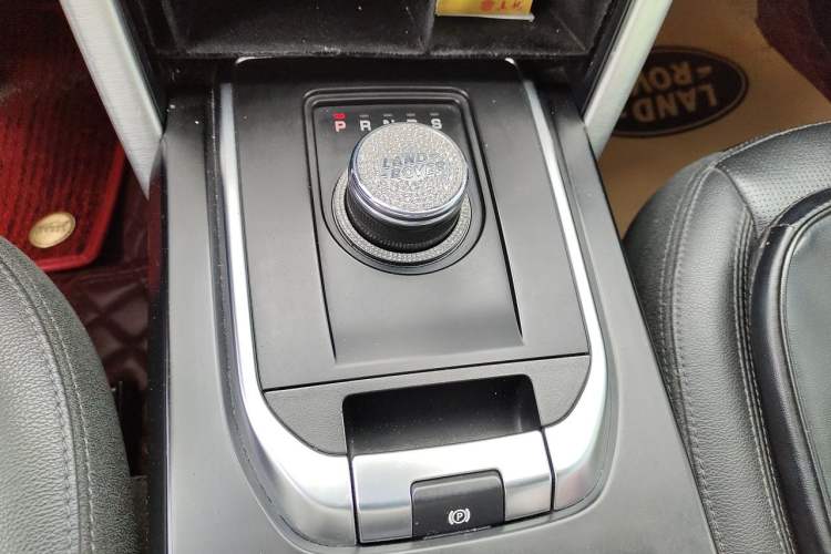 Used Land Rover Discovery Sport 2018 240 PS SE Version Gear Lever