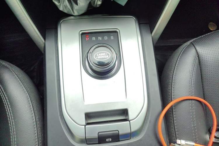 Used Land Rover Discovery Sport 2018 240 PS SE Version Gear Lever