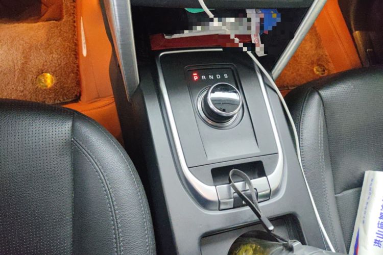 Used Land Rover Discovery Sport 2018 240 PS SE Version Gear Lever