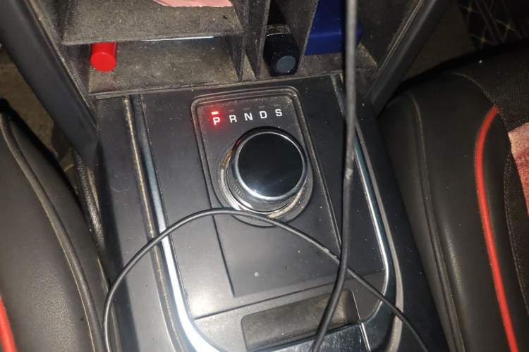 Used Land Rover Discovery Sport 2018 200 PS PURE Edition Gear Lever