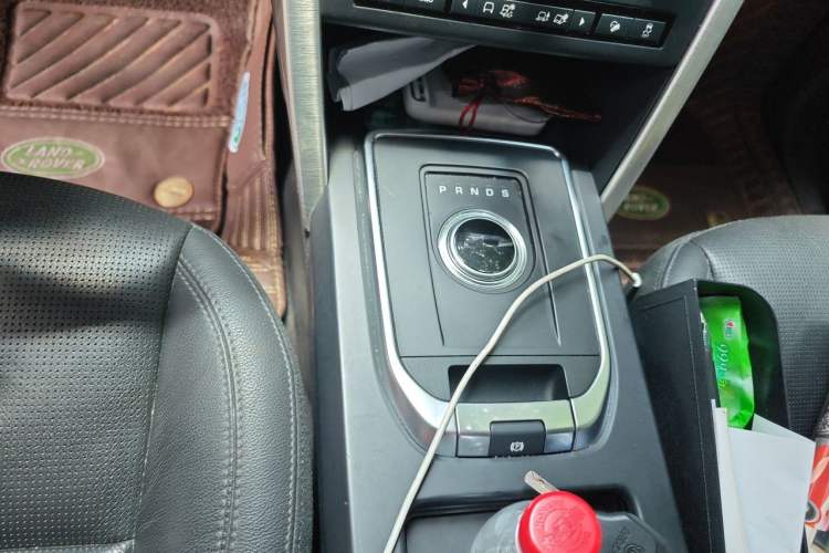 Used Land Rover Discovery Sport 2018 240 PS SE Version Gear Lever