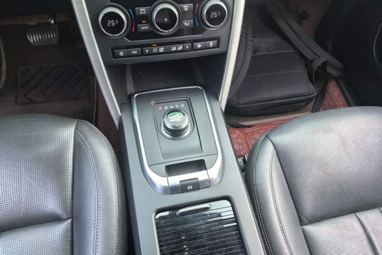 Used Land Rover Discovery Sport 2018 240 PS SE Version Gear Lever