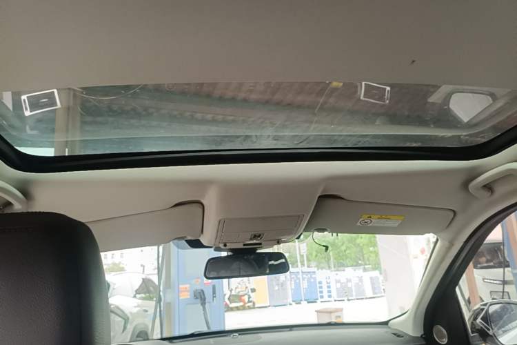 Used Land Rover Discovery Sport 2018 240 PS SE Version Headliner