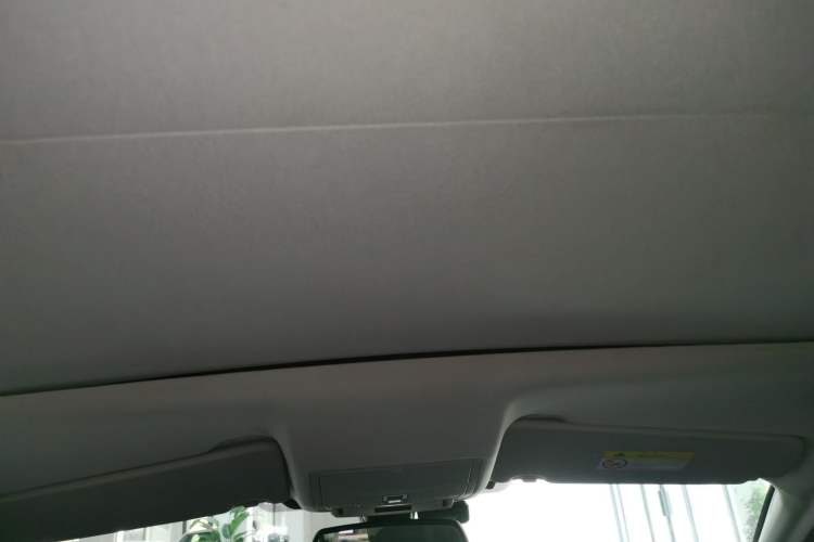 Used Land Rover Discovery Sport 2018 240 PS PURE Edition Headliner
