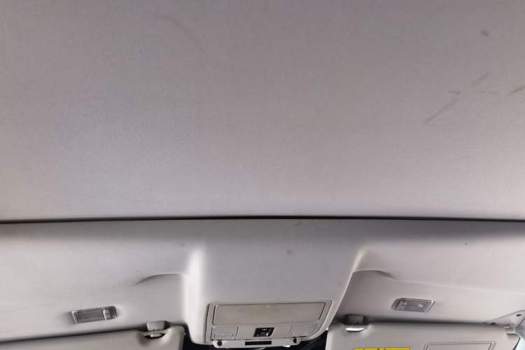 Used Land Rover Discovery Sport 2018 240 PS SE Version Headliner