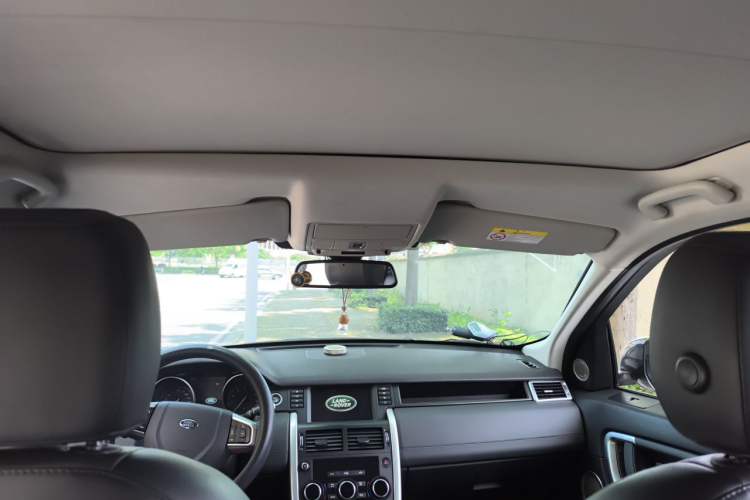 Used Land Rover Discovery Sport 2018 240 PS SE Version Headliner