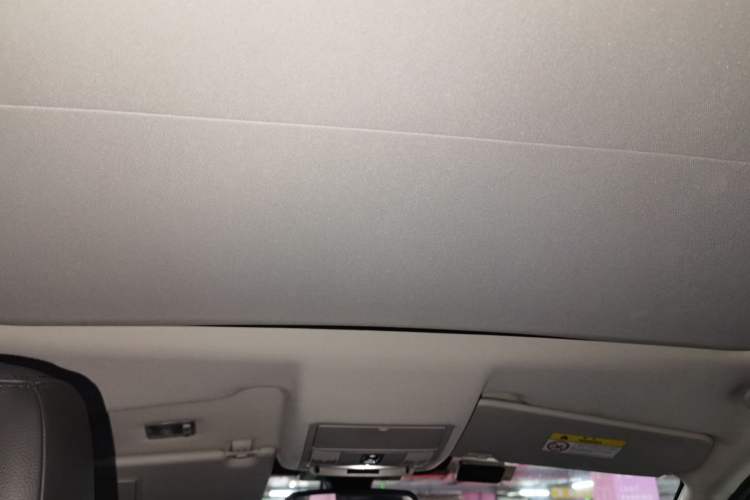 Used Land Rover Discovery Sport 2018 240 PS PURE Edition Headliner