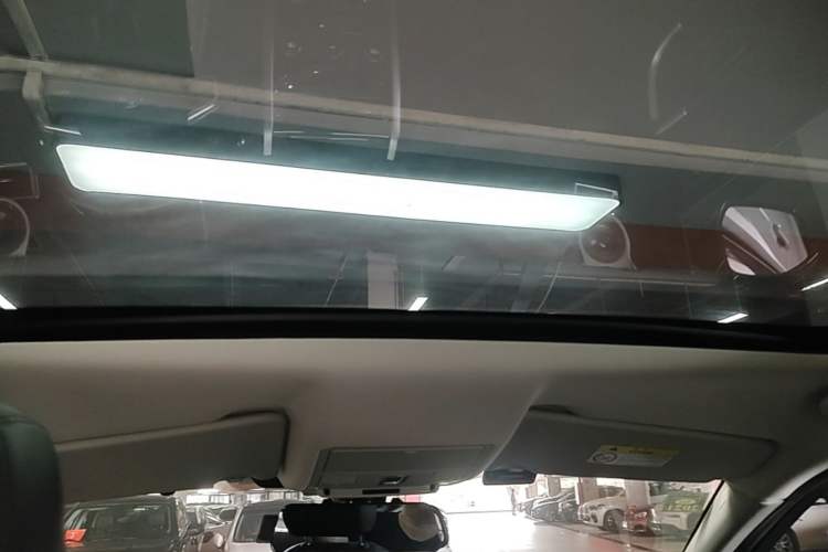 Used Land Rover Discovery Sport 2018 200 PS PURE Edition Headliner