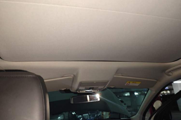 Used Land Rover Discovery Sport 2018 240 PS SE Version Headliner