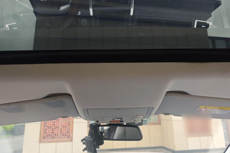 Used Land Rover Discovery Sport 2018 240 PS HSE Version Headliner