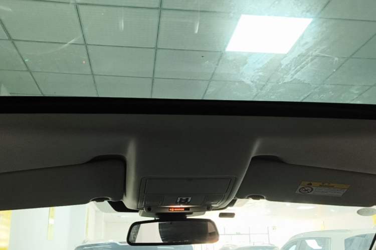 Used Land Rover Discovery Sport 2018 240 PS SE Version Headliner