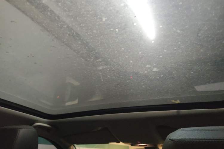 Used Land Rover Discovery Sport 2018 240 PS HSE Version Headliner