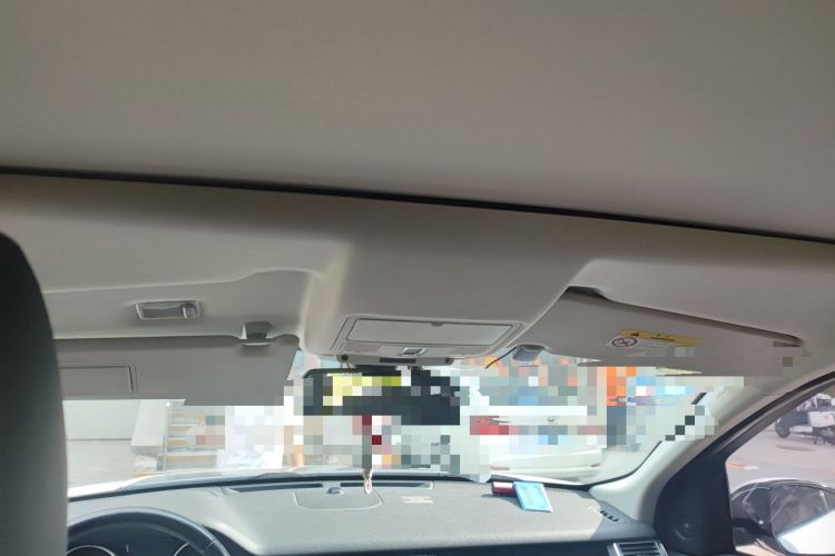 Used Land Rover Discovery Sport 2018 240 PS SE Version Headliner