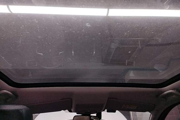 Used Land Rover Discovery Sport 2018 240 PS SE Version Headliner