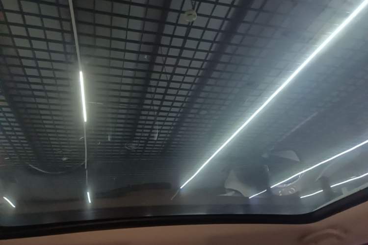 Used Land Rover Discovery Sport 2018 240 PS SE Version Headliner