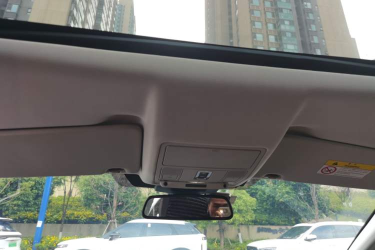 Used Land Rover Discovery Sport 2018 240 PS SE Version Headliner
