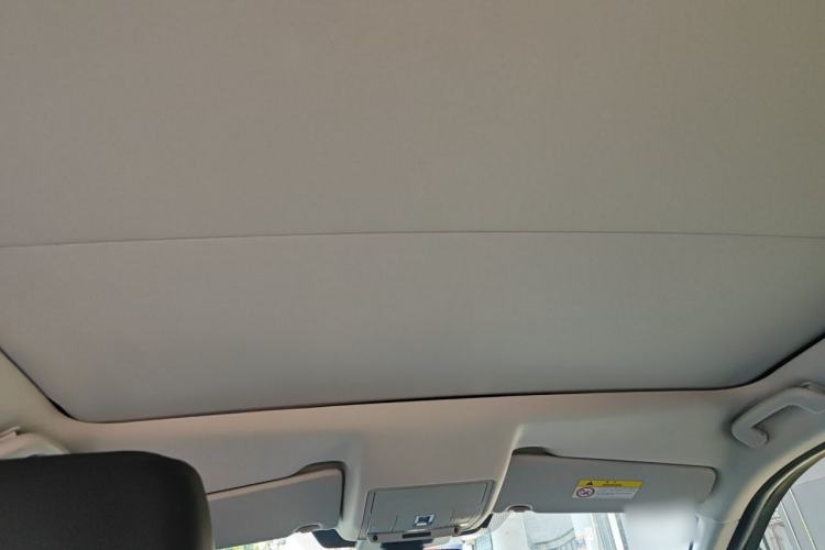 Used Land Rover Discovery Sport 2018 240 PS SE Version Headliner