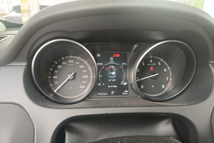 Used Land Rover Discovery Sport 2018 240 PS SE Version Instrument Cluster