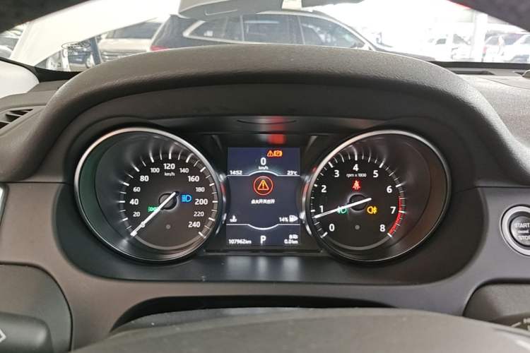 Used Land Rover Discovery Sport 2018 240 PS SE Version Instrument Cluster