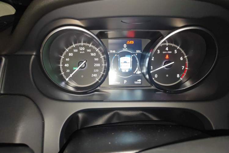 Used Land Rover Discovery Sport 2018 240 PS SE Version Instrument Cluster