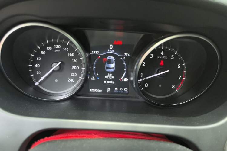 Used Land Rover Discovery Sport 2018 240 PS SE Version Instrument Cluster