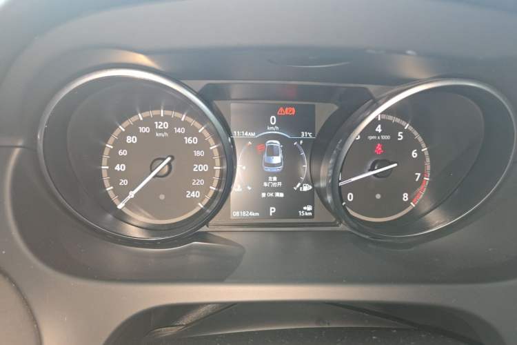 Used Land Rover Discovery Sport 2018 240 PS SE Version Instrument Cluster