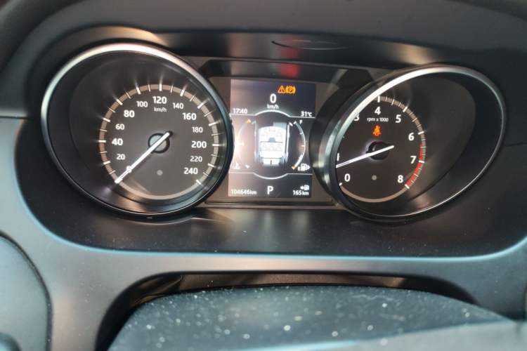 Used Land Rover Discovery Sport 2018 240 PS SE Version Instrument Cluster