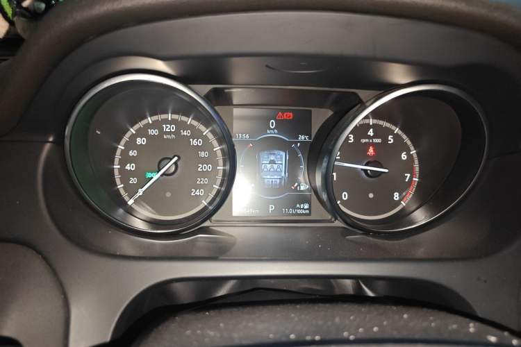Used Land Rover Discovery Sport 2018 240 PS HSE Version Instrument Cluster